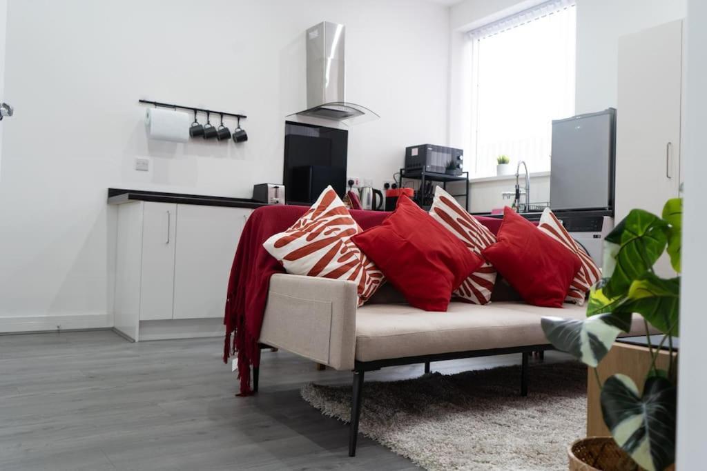 Stylish 1 Bed Apartment In Newly Refurbished Building W/ Parking & Wi-Fi Бірмінгем Екстер'єр фото